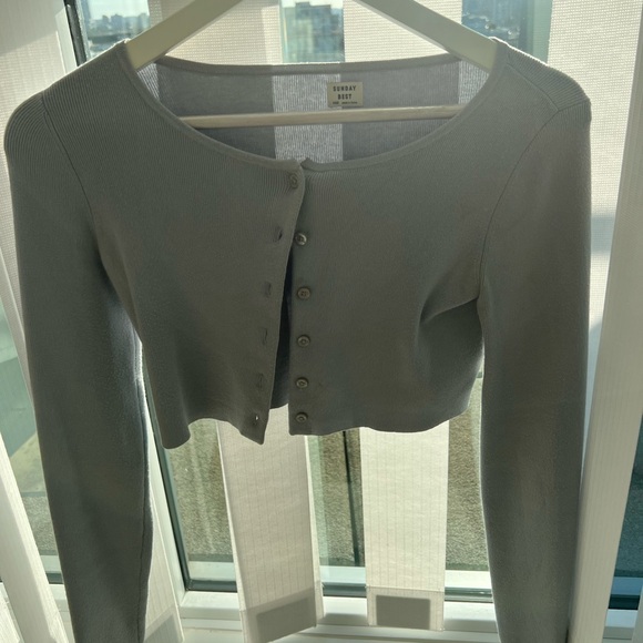 Women’s Aritzia Sunday Best Sweater Cardigan - Picture 2 of 7